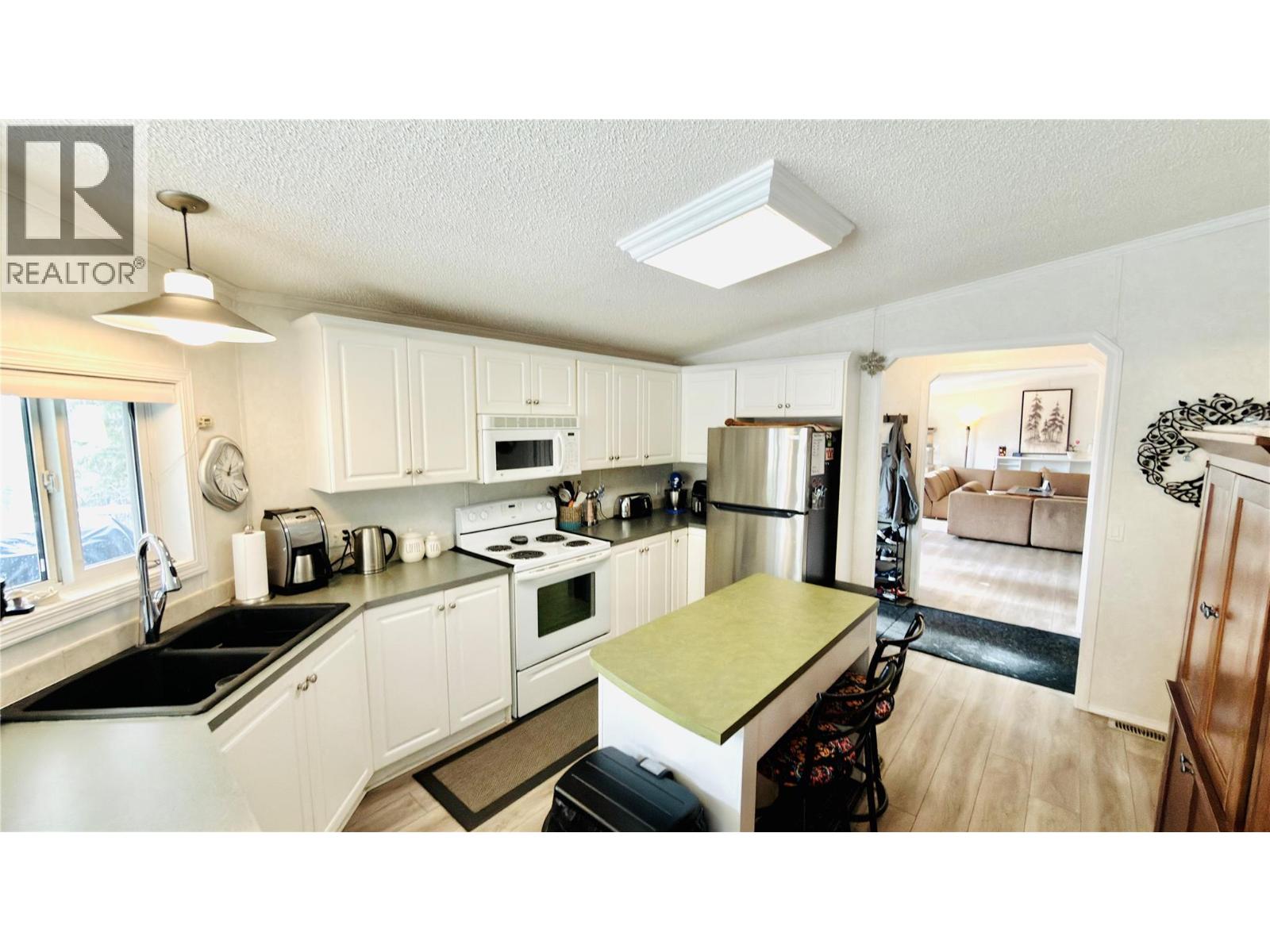 7743 Mcrae Road, Christina Lake, British Columbia  V0H 1E0 - Photo 23 - 10381785