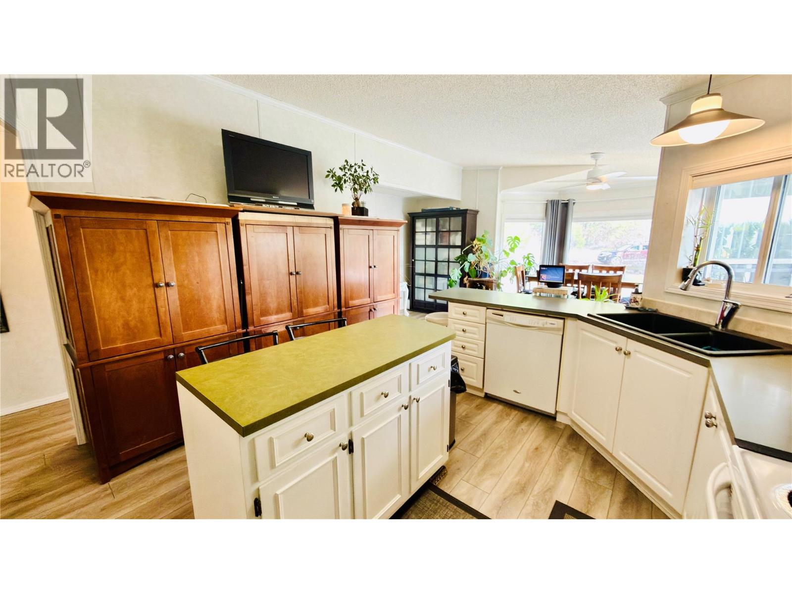 7743 Mcrae Road, Christina Lake, British Columbia  V0H 1E0 - Photo 25 - 10381785