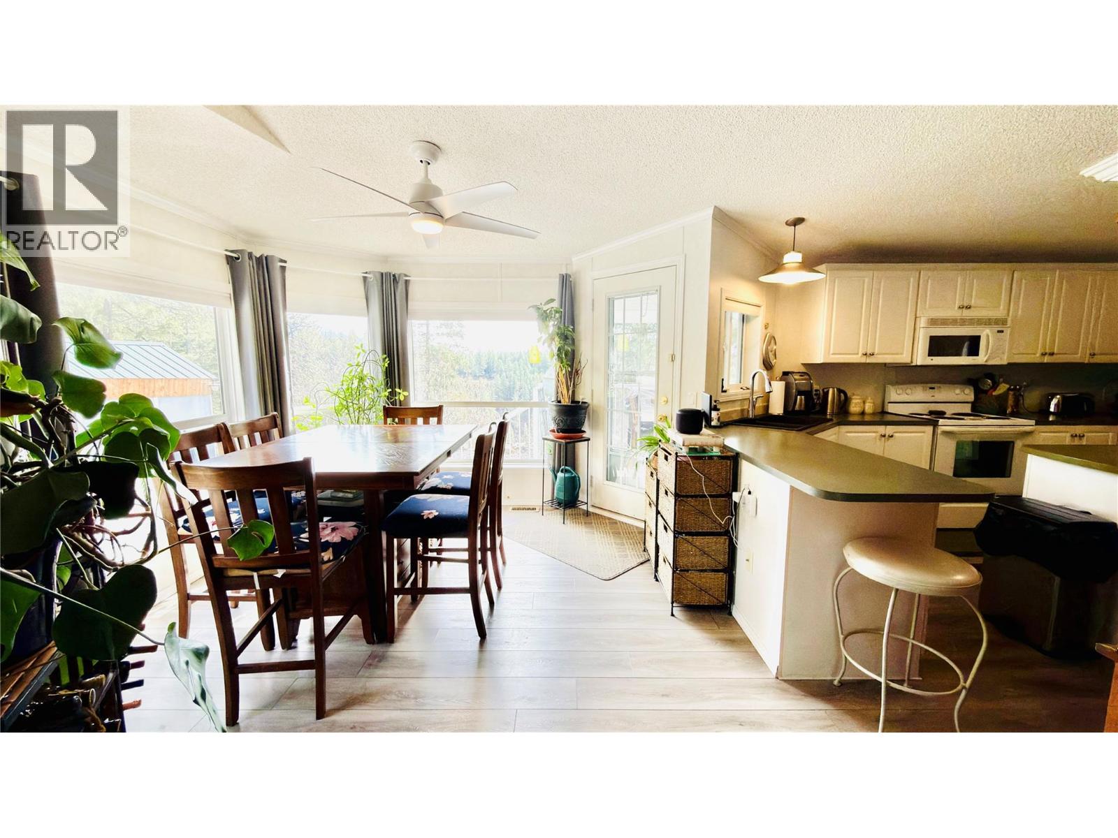 7743 Mcrae Road, Christina Lake, British Columbia  V0H 1E0 - Photo 28 - 10381785