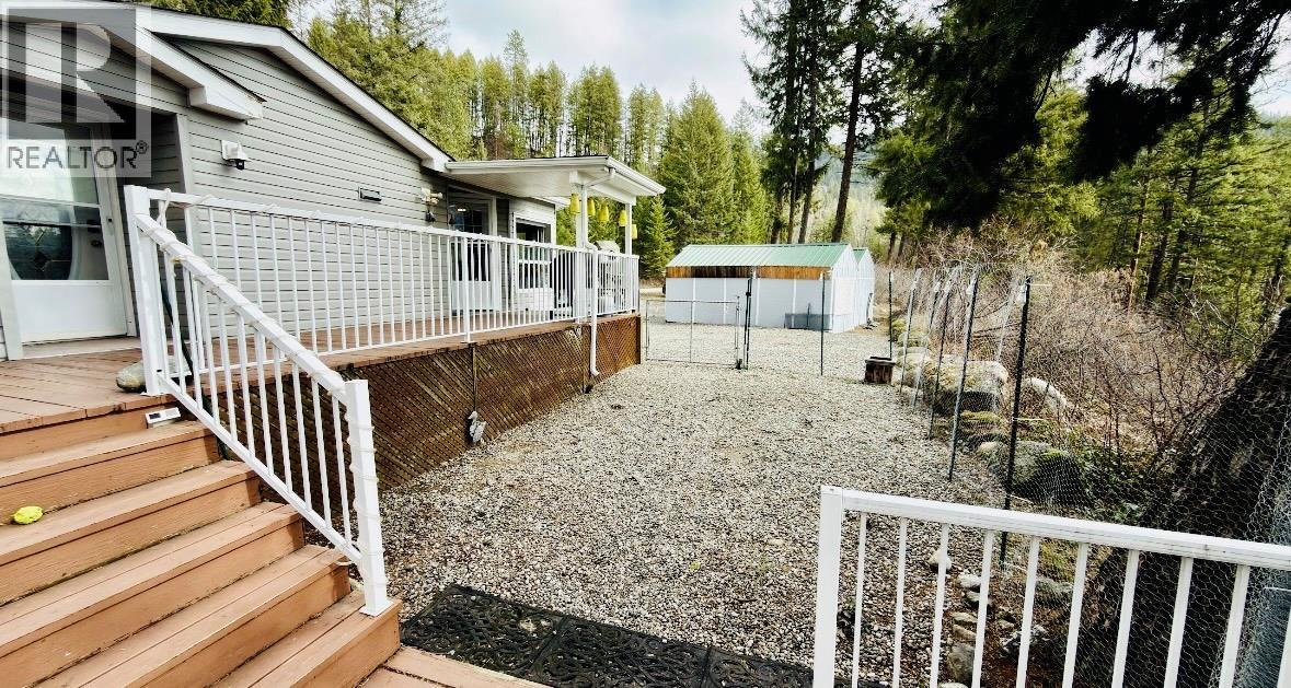 7743 Mcrae Road, Christina Lake, British Columbia  V0H 1E0 - Photo 7 - 10381785