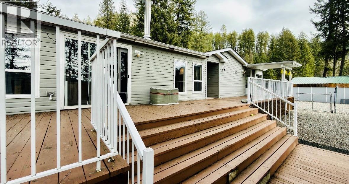 7743 Mcrae Road, Christina Lake, British Columbia  V0H 1E0 - Photo 8 - 10381785