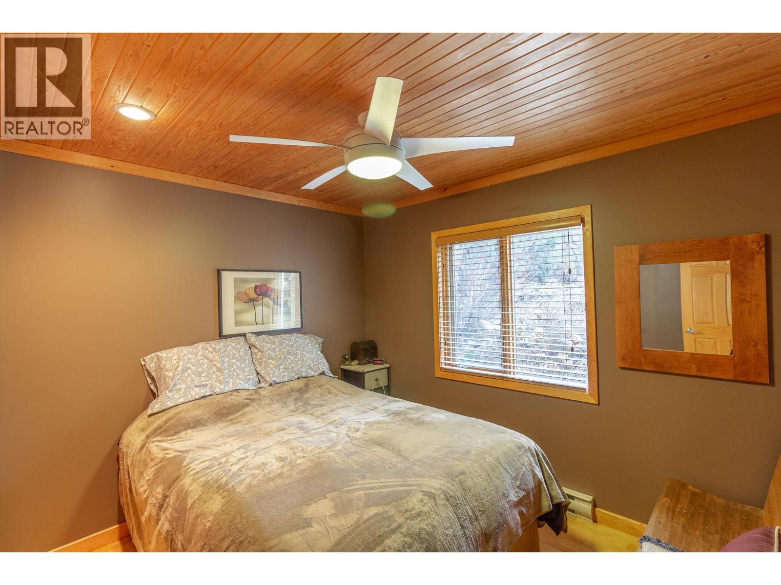 17222 Pilot Bay Road, Kootenay Bay, British Columbia  V0B 1E0 - Photo 20 - 10381328