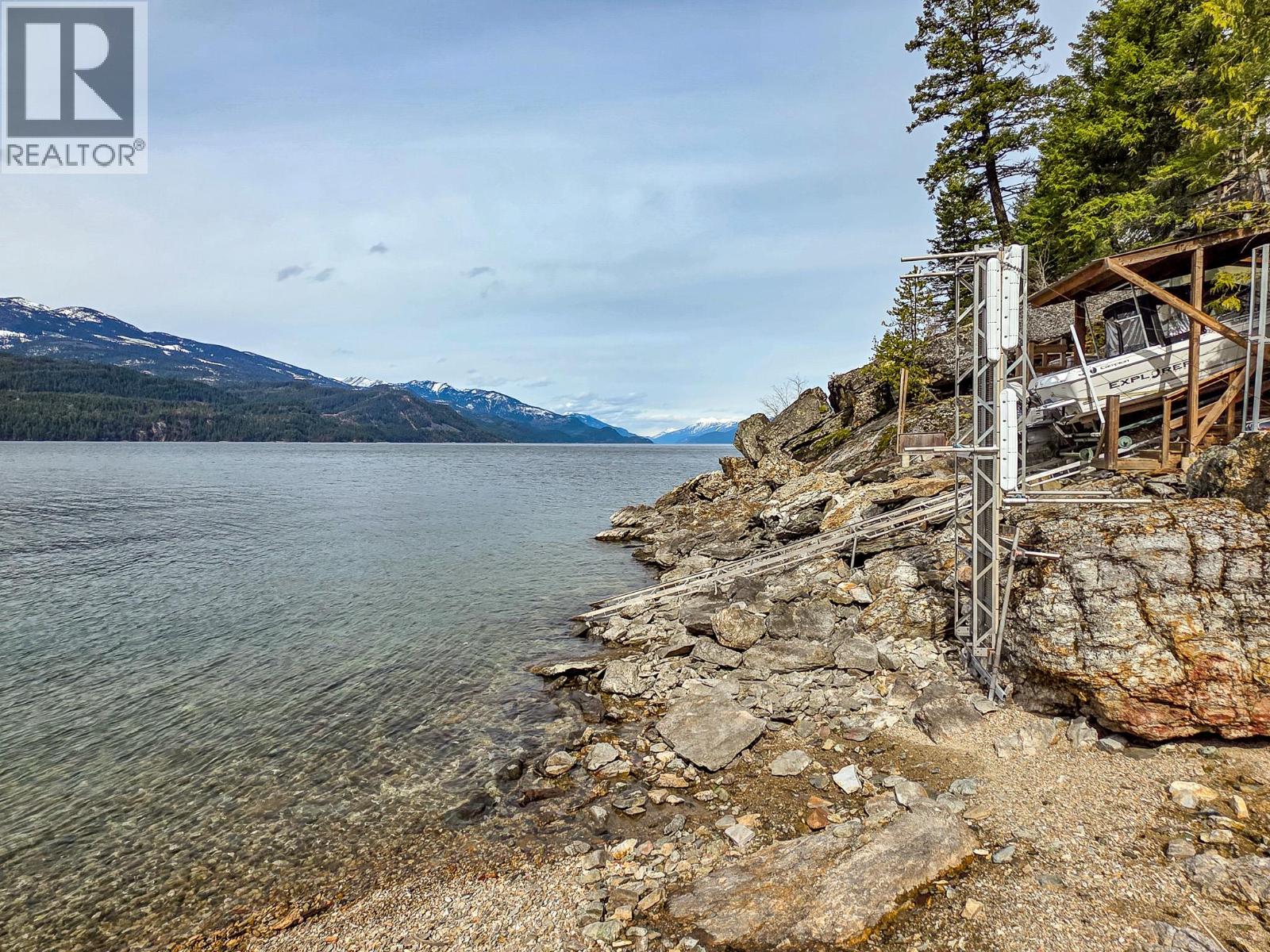 17222 Pilot Bay Road, Kootenay Bay, British Columbia  V0B 1E0 - Photo 38 - 10381328