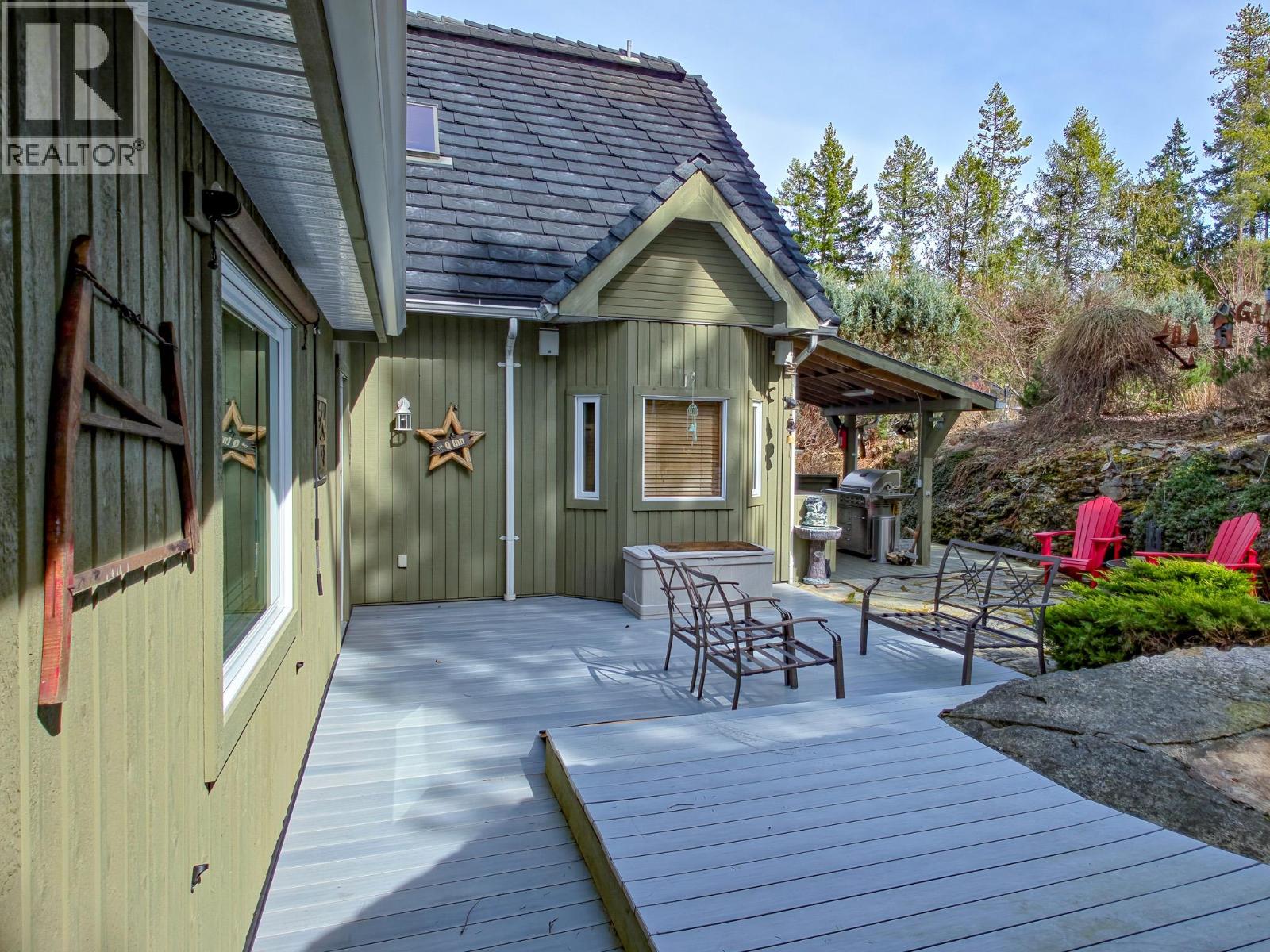 17222 Pilot Bay Road, Kootenay Bay, British Columbia  V0B 1E0 - Photo 5 - 10381328