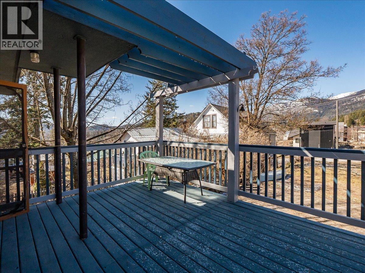 2243 First Avenue, Rossland, British Columbia  V0G 1Y0 - Photo 12 - 10381571