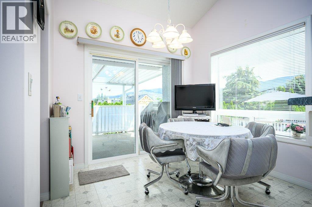 809 Cavalier Drive, Vernon, British Columbia  V1T 9M6 - Photo 14 - 10381614