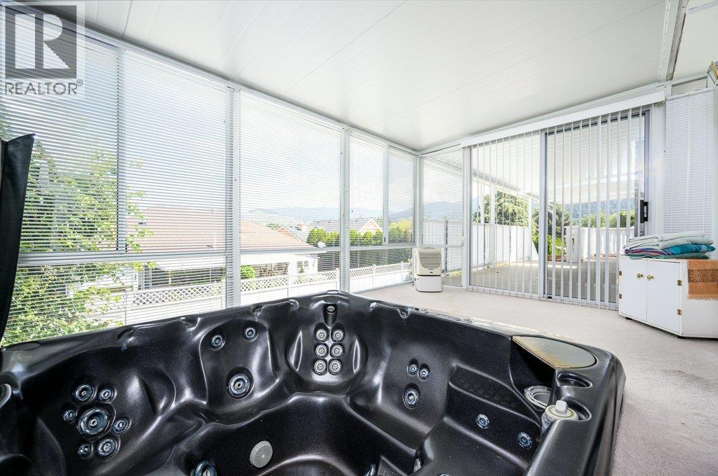 809 Cavalier Drive, Vernon, British Columbia  V1T 9M6 - Photo 23 - 10381614