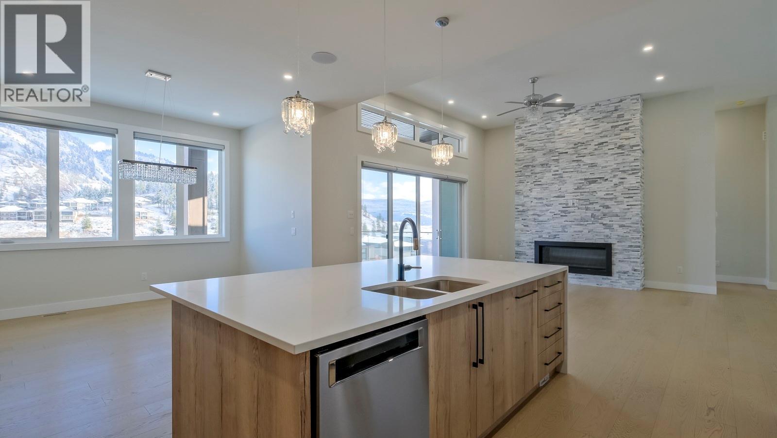 937 Royal Troon Lane, Kelowna, British Columbia  V1P 0A3 - Photo 10 - 10381784
