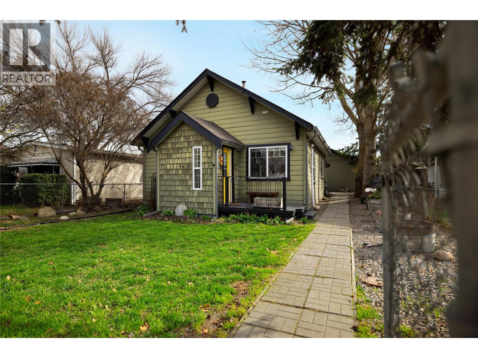 1409 Ethel Street, Kelowna, British Columbia  V1Y 2X5 - Photo 2 - 10380502