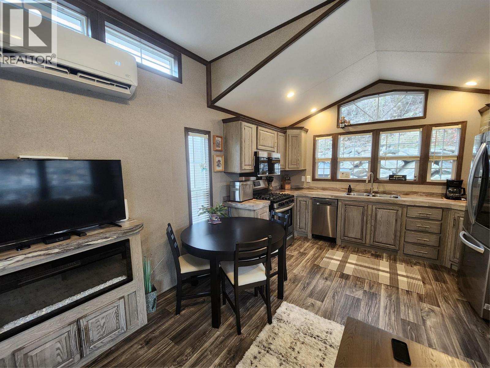 2633 Squilax-Anglemont Road Unit# 83, Lee Creek, British Columbia  V0E 1M4 - Photo 11 - 10381781