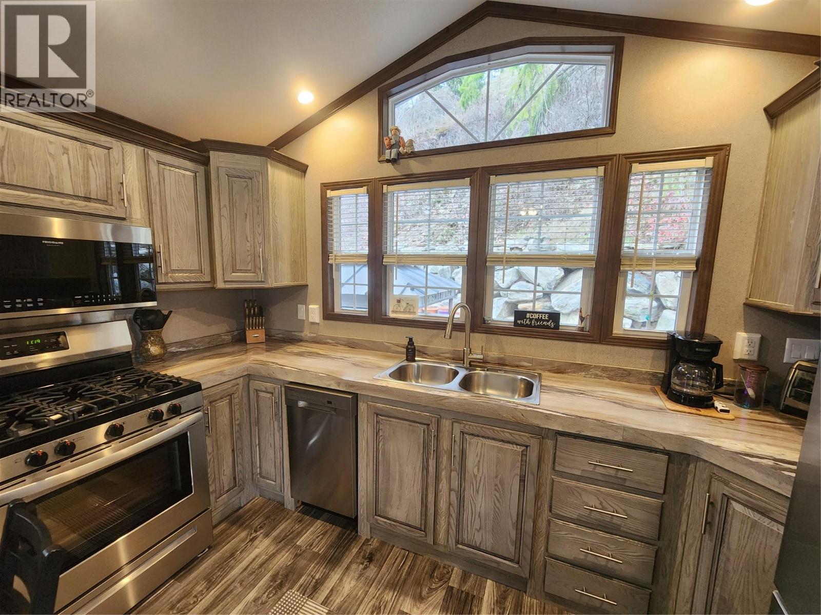 2633 Squilax-Anglemont Road Unit# 83, Lee Creek, British Columbia  V0E 1M4 - Photo 7 - 10381781