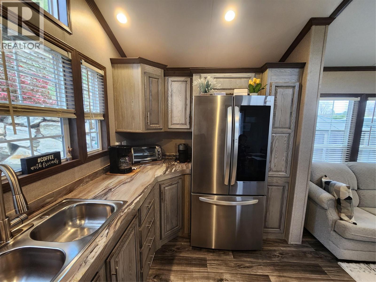 2633 Squilax-Anglemont Road Unit# 83, Lee Creek, British Columbia  V0E 1M4 - Photo 8 - 10381781