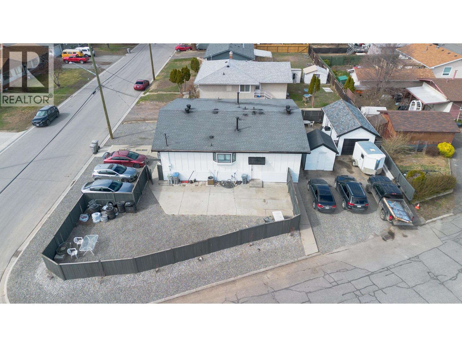 602 & 604 Brentwood Avenue, Kamloops, British Columbia  V2P 1P5 - Photo 4 - 10381811