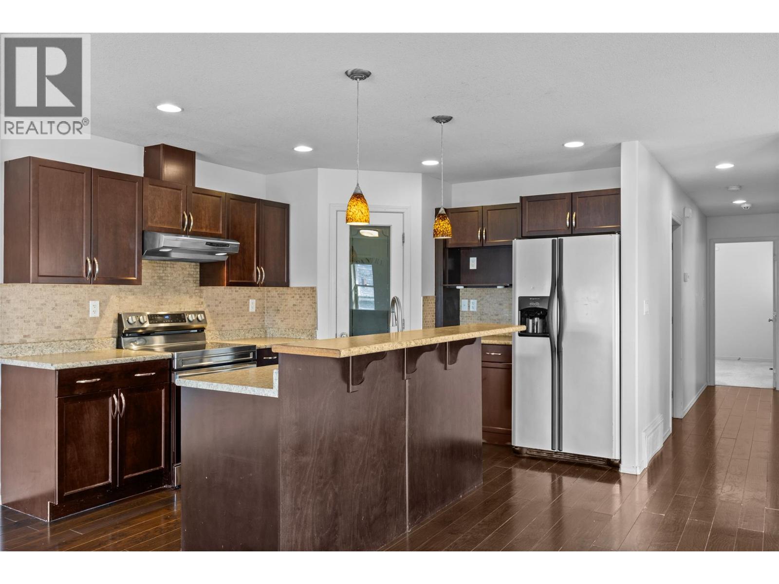 1322 Cornwall Street, Kamloops, British Columbia  V2B 2T4 - Photo 3 - 10381303