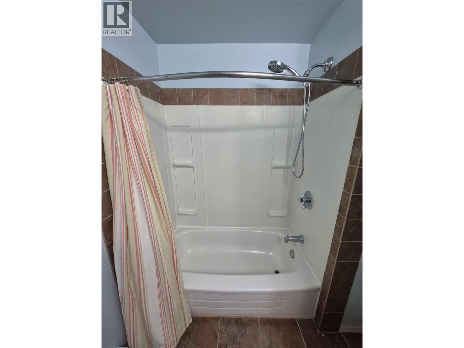 2126 68th Avenue Unit# 403, Grand Forks, British Columbia  V0H 1H0 - Photo 11 - 10381607