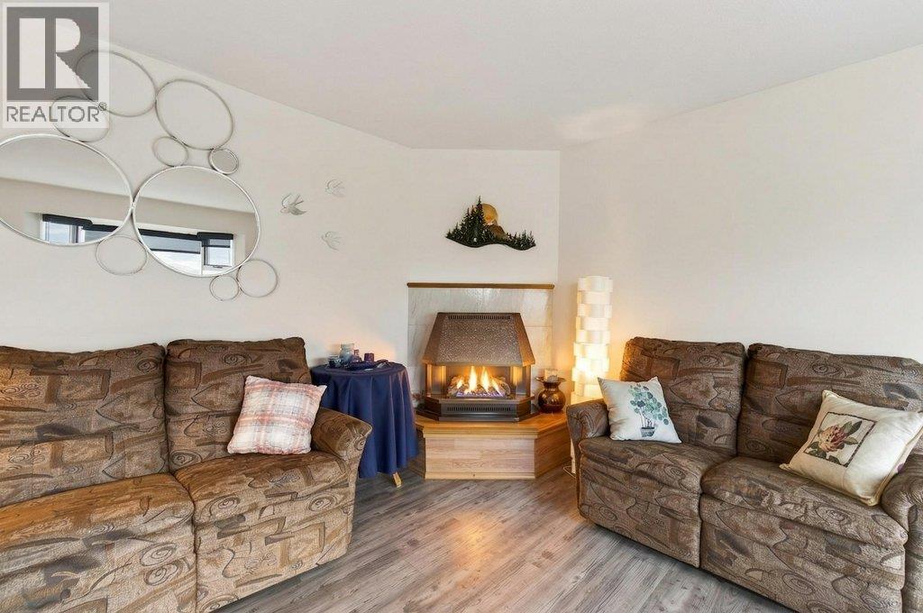 4751 Lakeshore Road Ne, Salmon Arm, British Columbia  V1E 3N8 - Photo 10 - 10381093