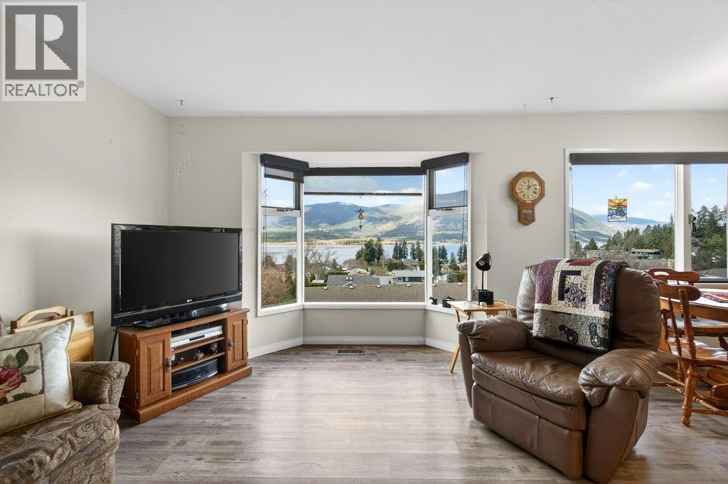 4751 Lakeshore Road Ne, Salmon Arm, British Columbia  V1E 3N8 - Photo 11 - 10381093