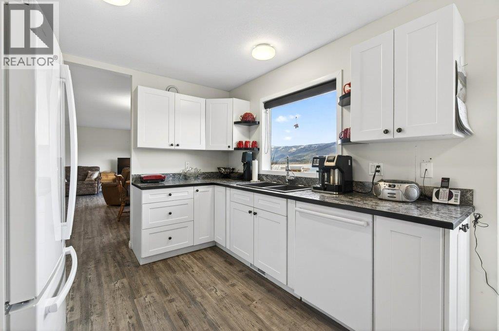 4751 Lakeshore Road Ne, Salmon Arm, British Columbia  V1E 3N8 - Photo 17 - 10381093