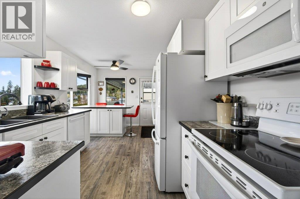 4751 Lakeshore Road Ne, Salmon Arm, British Columbia  V1E 3N8 - Photo 20 - 10381093