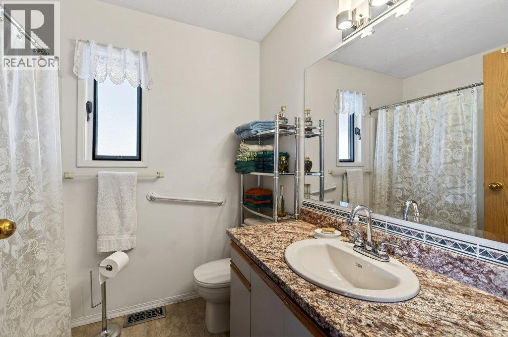 4751 Lakeshore Road Ne, Salmon Arm, British Columbia  V1E 3N8 - Photo 28 - 10381093