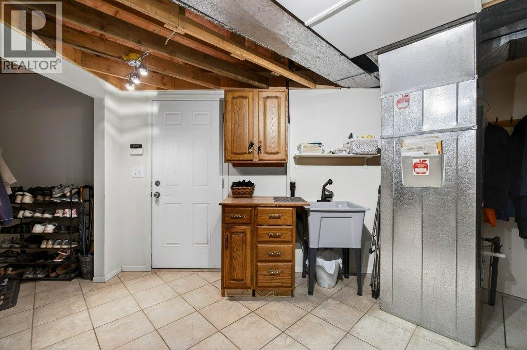 7905 97a Highway, Mara, British Columbia  V0E 2K0 - Photo 11 - 10380255