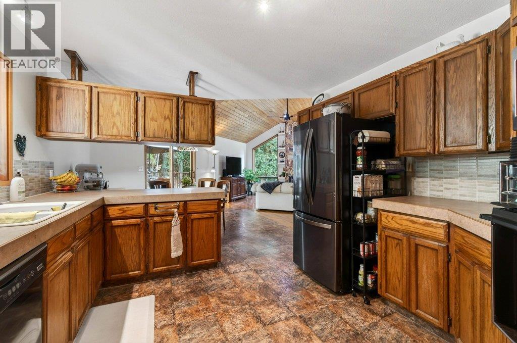 7905 97a Highway, Mara, British Columbia  V0E 2K0 - Photo 21 - 10380255