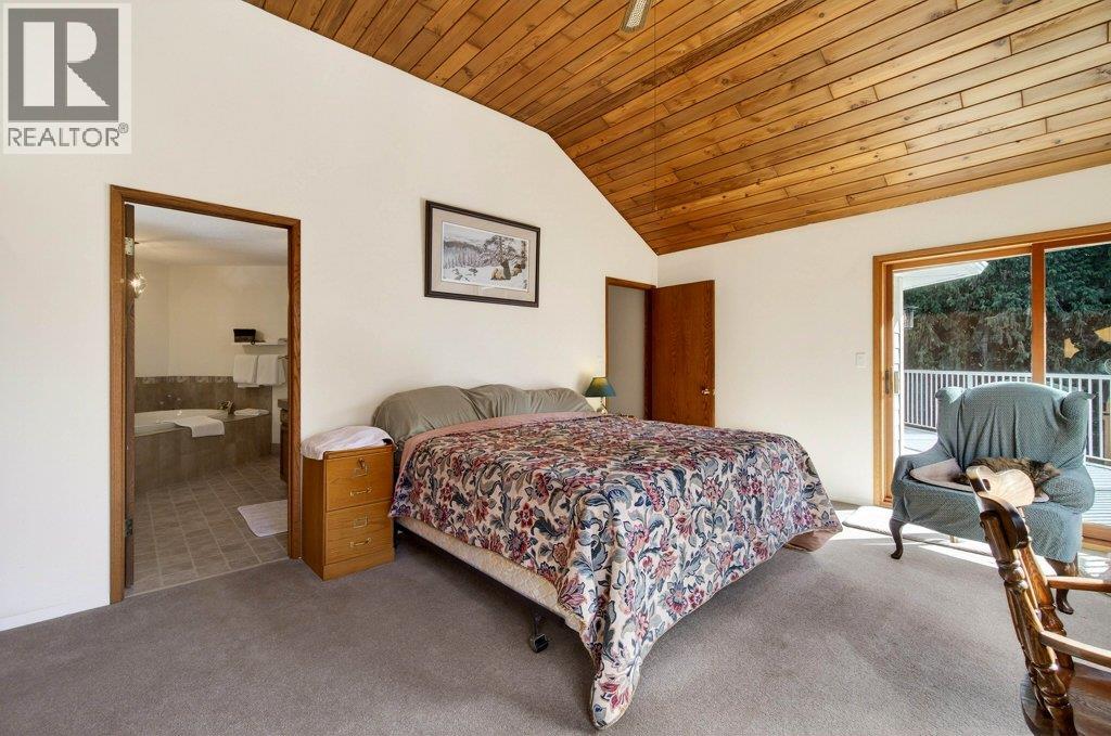 7905 97a Highway, Mara, British Columbia  V0E 2K0 - Photo 28 - 10380255