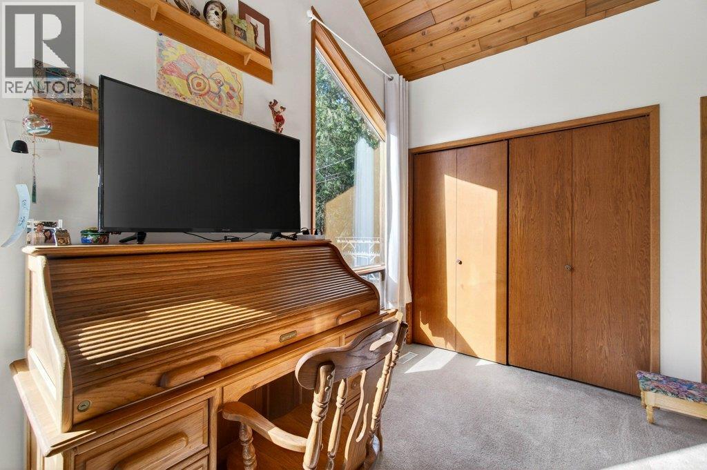 7905 97a Highway, Mara, British Columbia  V0E 2K0 - Photo 32 - 10380255