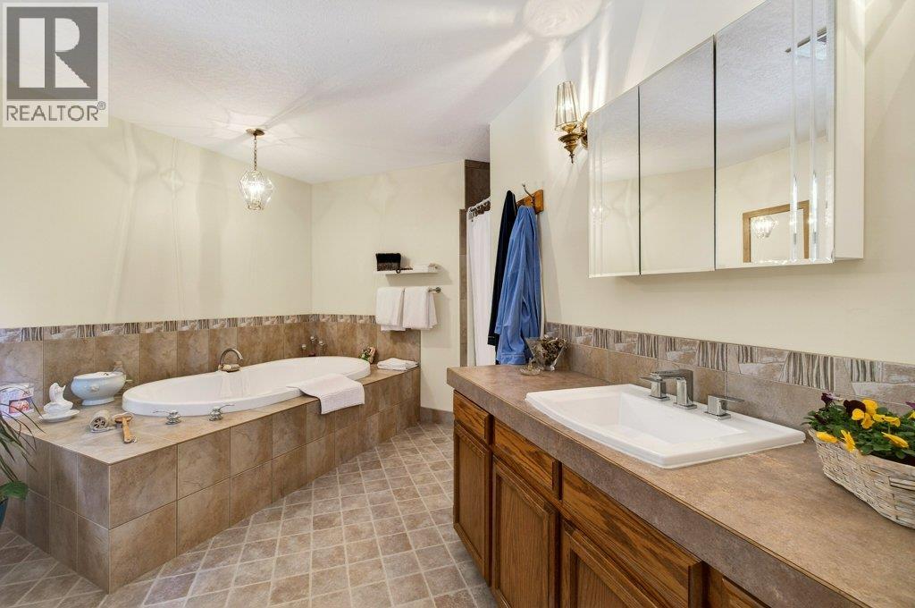 7905 97a Highway, Mara, British Columbia  V0E 2K0 - Photo 33 - 10380255