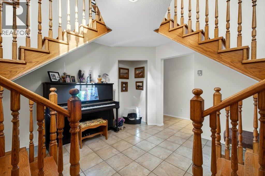 7905 97a Highway, Mara, British Columbia  V0E 2K0 - Photo 4 - 10380255