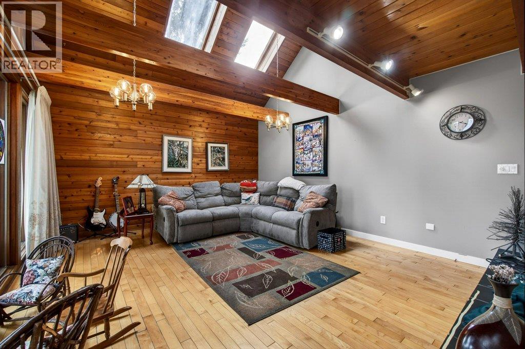 2530 4 Avenue Ne, Salmon Arm, British Columbia  V1E 2A7 - Photo 14 - 10379984