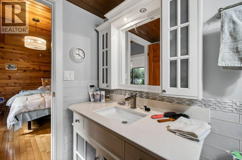 2530 4 Avenue Ne, Salmon Arm, British Columbia  V1E 2A7 - Photo 22 - 10379984