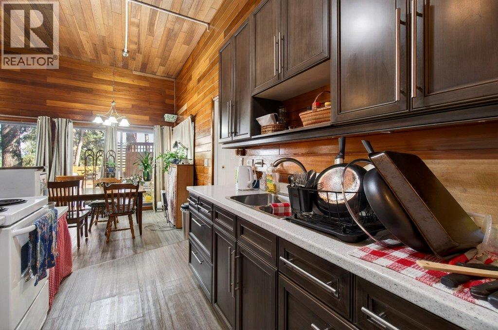 2530 4 Avenue Ne, Salmon Arm, British Columbia  V1E 2A7 - Photo 40 - 10379984