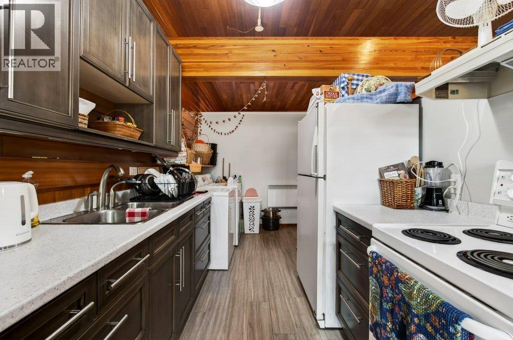 2530 4 Avenue Ne, Salmon Arm, British Columbia  V1E 2A7 - Photo 41 - 10379984