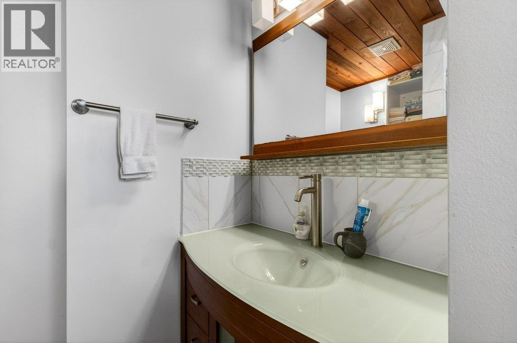 2530 4 Avenue Ne, Salmon Arm, British Columbia  V1E 2A7 - Photo 47 - 10379984