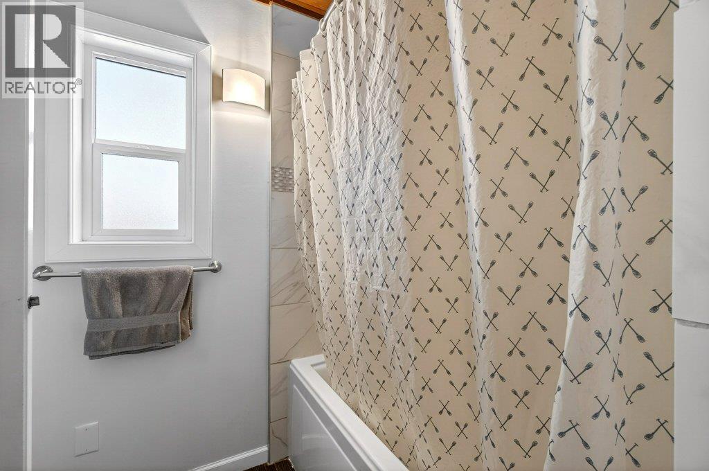 2530 4 Avenue Ne, Salmon Arm, British Columbia  V1E 2A7 - Photo 48 - 10379984