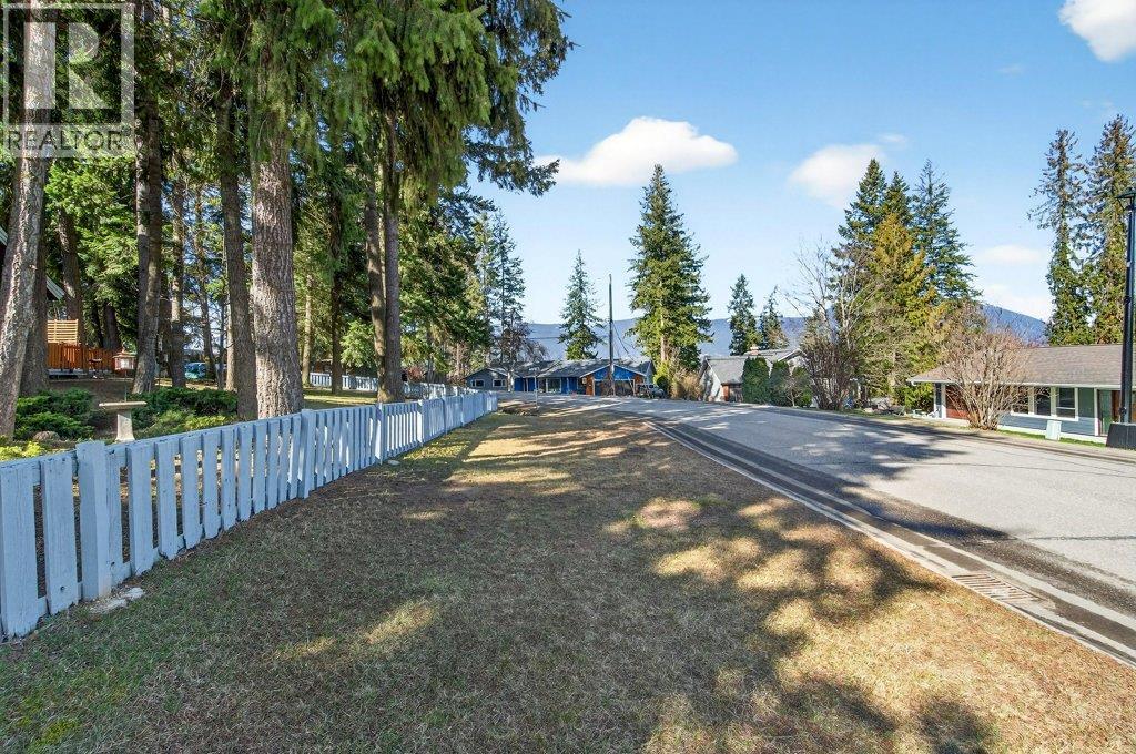 2530 4 Avenue Ne, Salmon Arm, British Columbia  V1E 2A7 - Photo 73 - 10379984