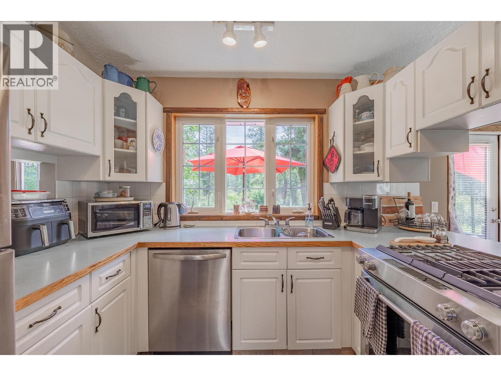 4814 Lake Road, Windermere, British Columbia  V0B 2L2 - Photo 14 - 10381790