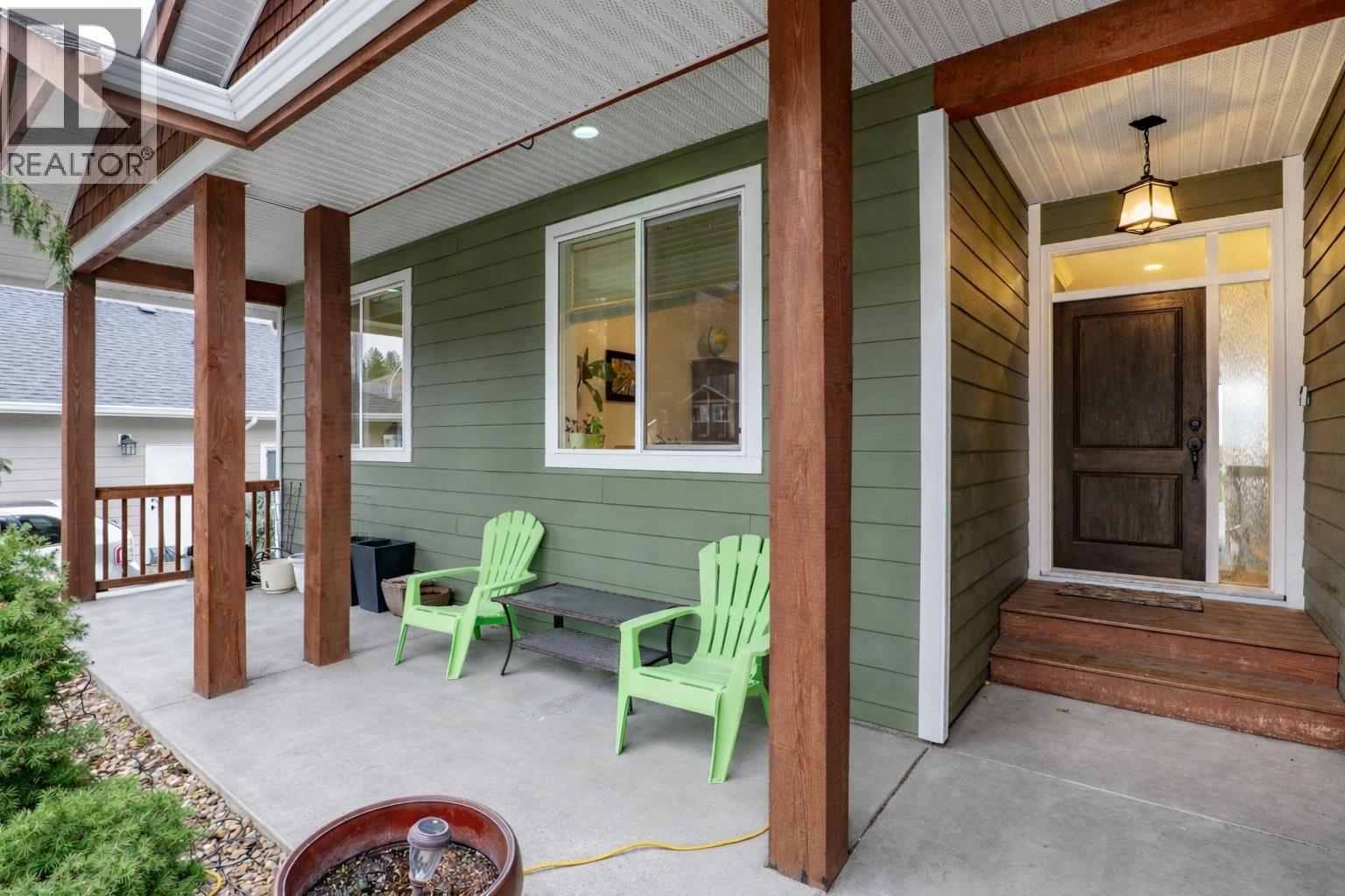 2016 Galore Crescent, Kamloops, British Columbia  V2E 0A7 - Photo 2 - 10381757