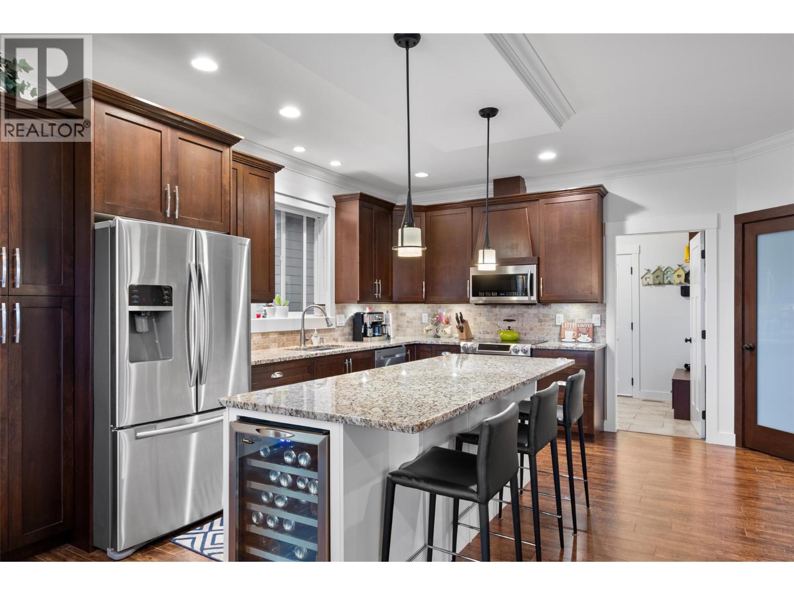 2016 Galore Crescent, Kamloops, British Columbia  V2E 0A7 - Photo 4 - 10381757