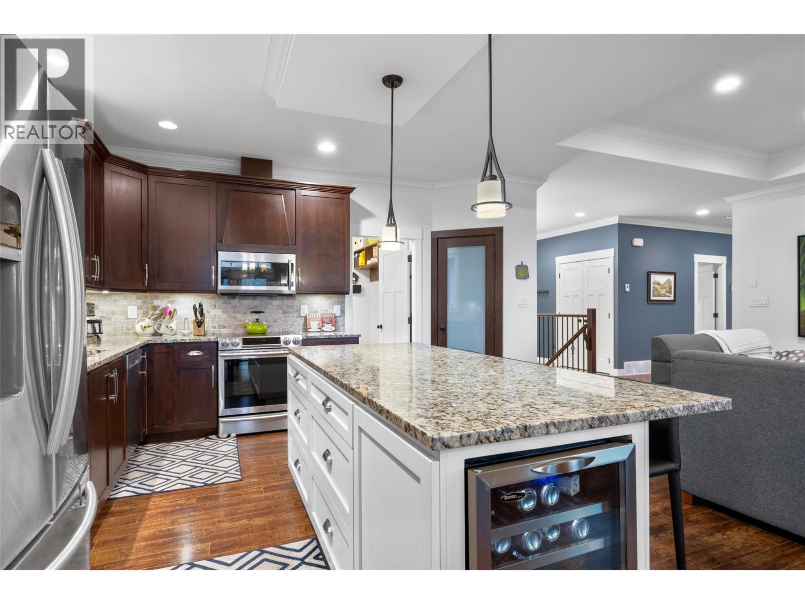 2016 Galore Crescent, Kamloops, British Columbia  V2E 0A7 - Photo 5 - 10381757