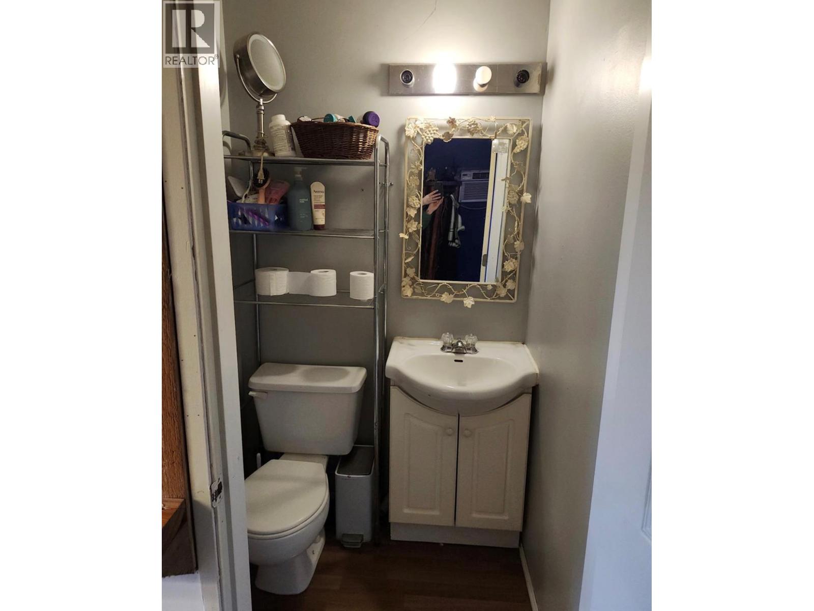 640 ,  642 Courtenay Crescent Crescent, Kamloops, British Columbia  V2B 1Z6 - Photo 10 - 10381650