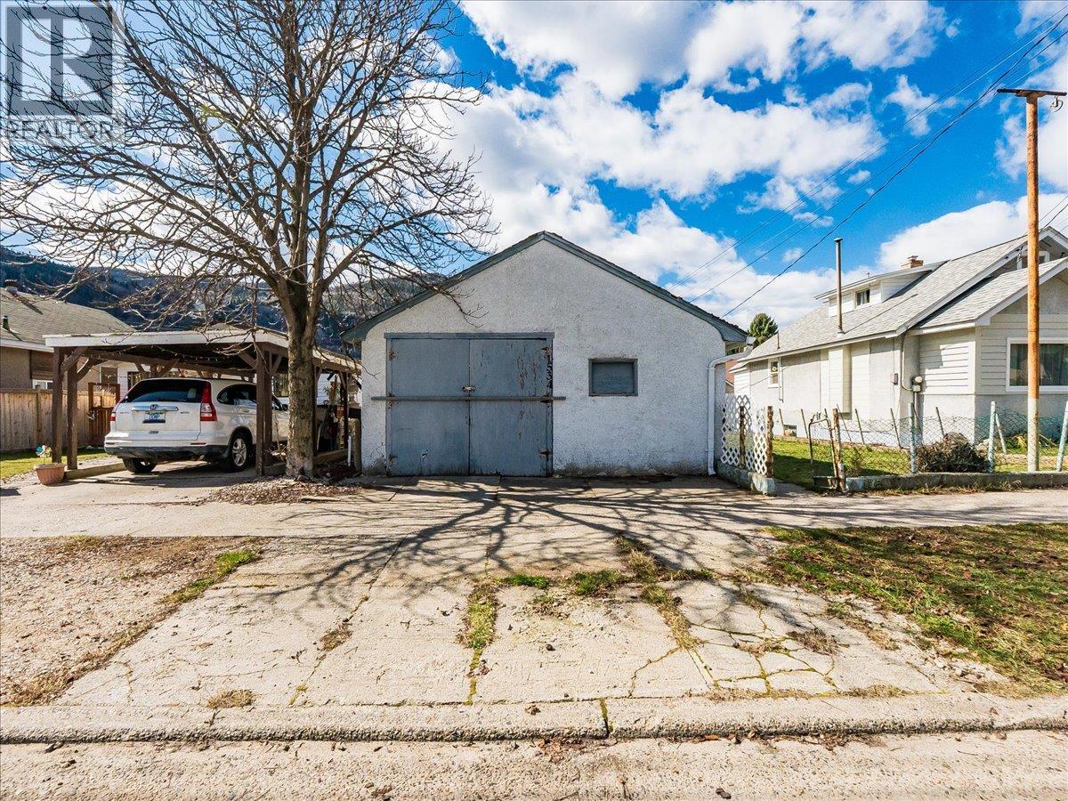 1534 Fifth Avenue, Trail, British Columbia  V1R 1T8 - Photo 36 - 10381563