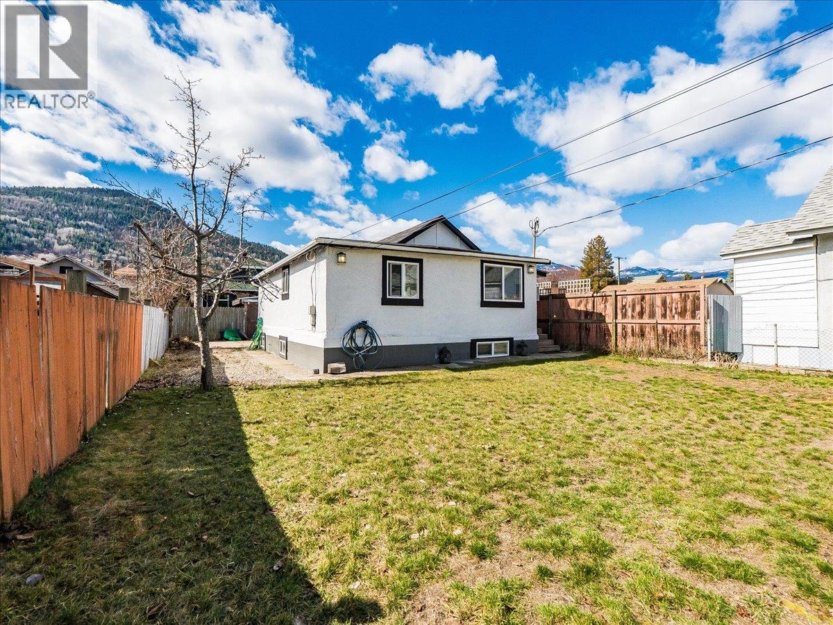 1534 Fifth Avenue, Trail, British Columbia  V1R 1T8 - Photo 42 - 10381563