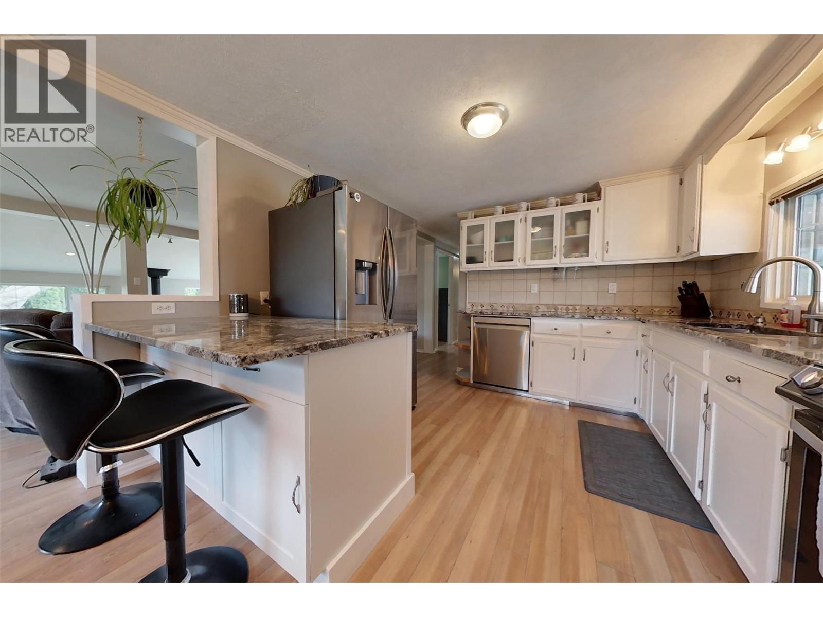 3433 Erickson Road, Creston, British Columbia  V0B 1G1 - Photo 9 - 10381627