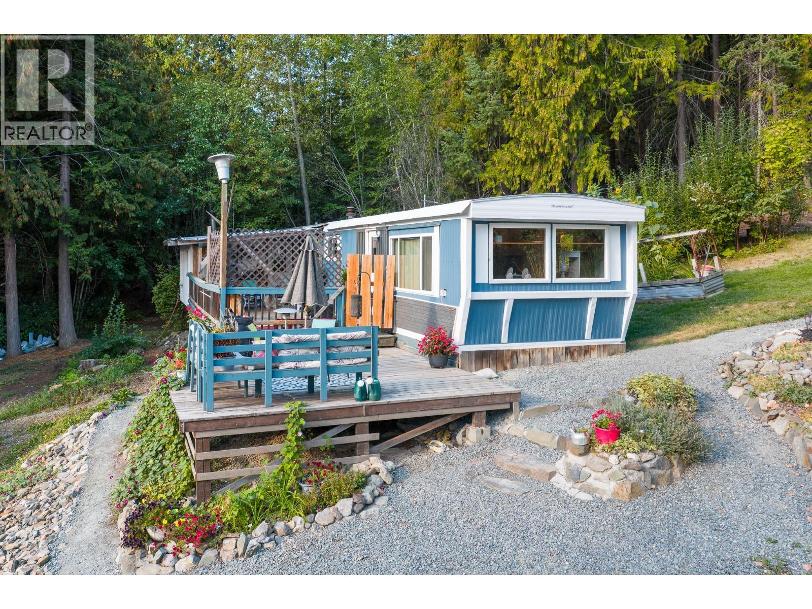 1137 36th Avenue N, Creston, British Columbia  V0B 1G1 - Photo 2 - 10381833