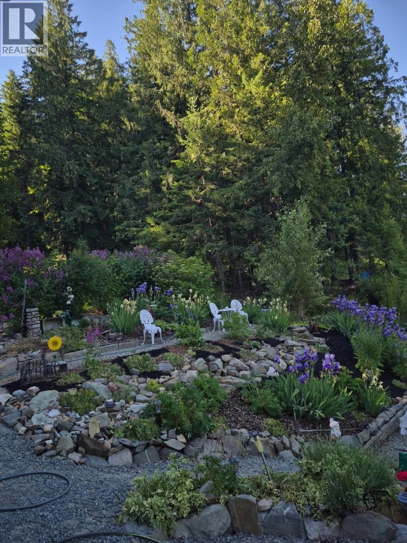 1137 36th Avenue N, Creston, British Columbia  V0B 1G1 - Photo 38 - 10381833