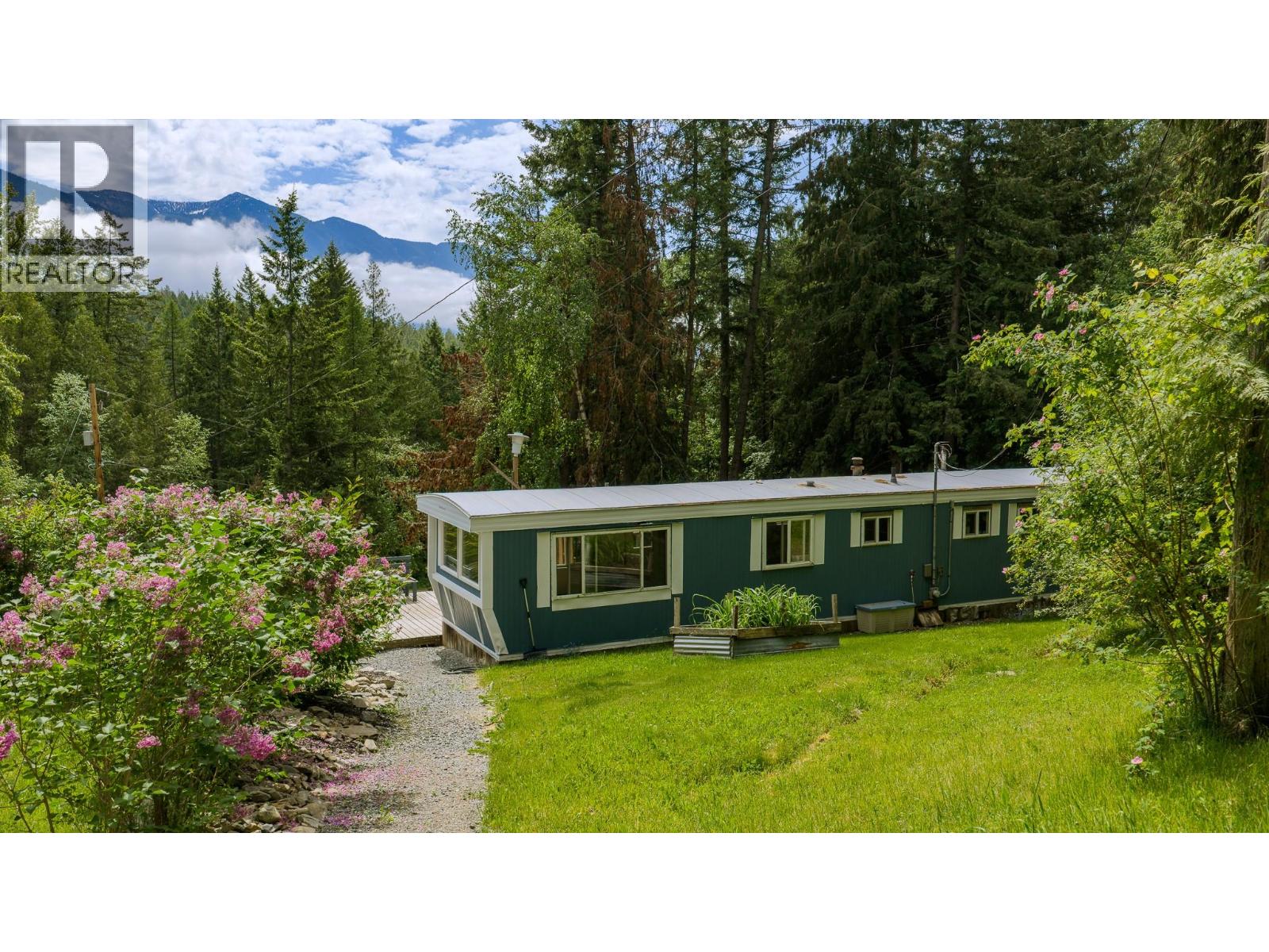 1137 36th Avenue N, Creston, British Columbia  V0B 1G1 - Photo 48 - 10381833