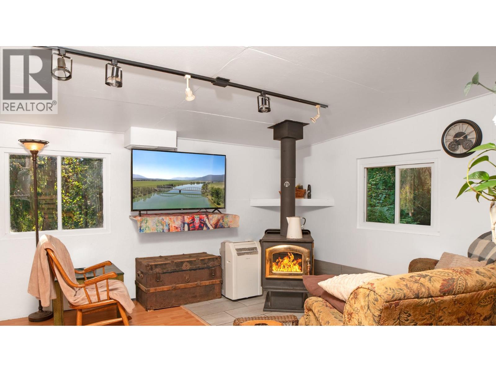 1137 36th Avenue N, Creston, British Columbia  V0B 1G1 - Photo 8 - 10381833