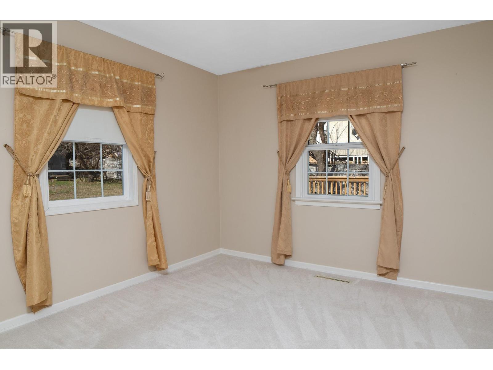 3404 4th Avenue, Castlegar, British Columbia  V1N 2T3 - Photo 10 - 10381823